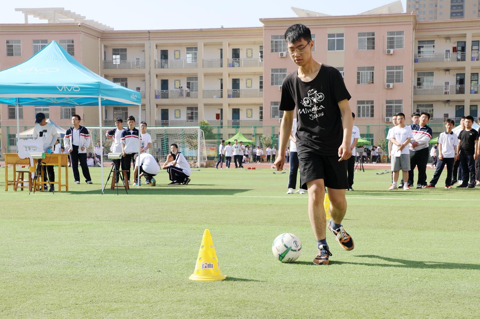 立定村领导引领村庄迈向新辉煌